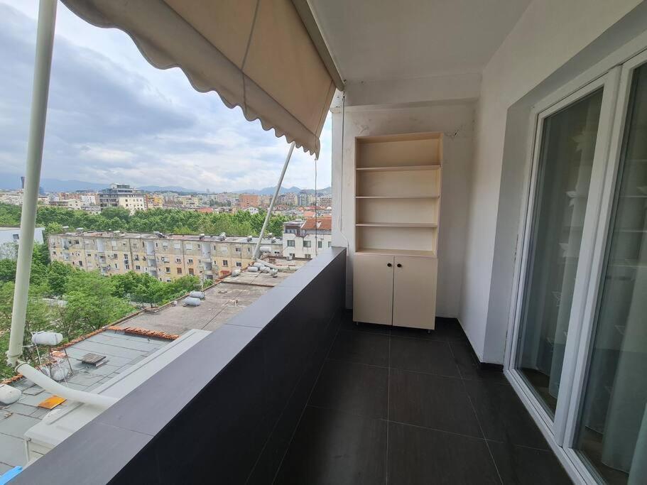 2E Apartment Myslym Shyri ティラナ エクステリア 写真