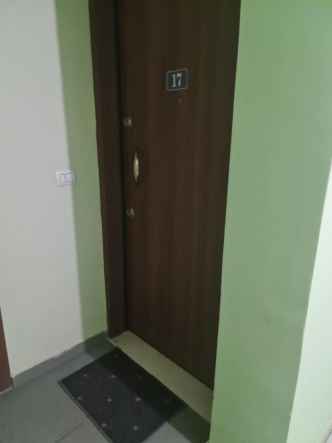 2E Apartment Myslym Shyri ティラナ エクステリア 写真