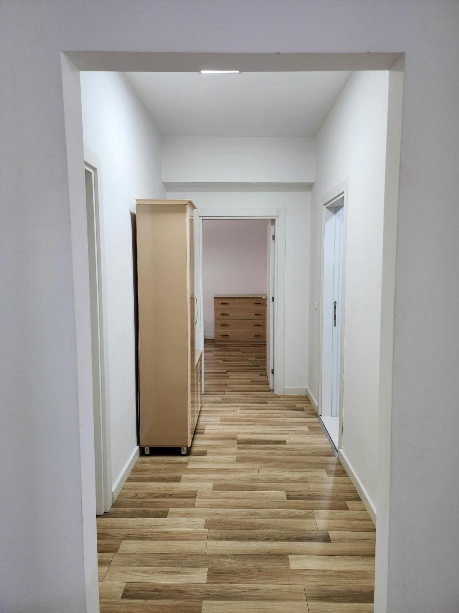 2E Apartment Myslym Shyri ティラナ エクステリア 写真